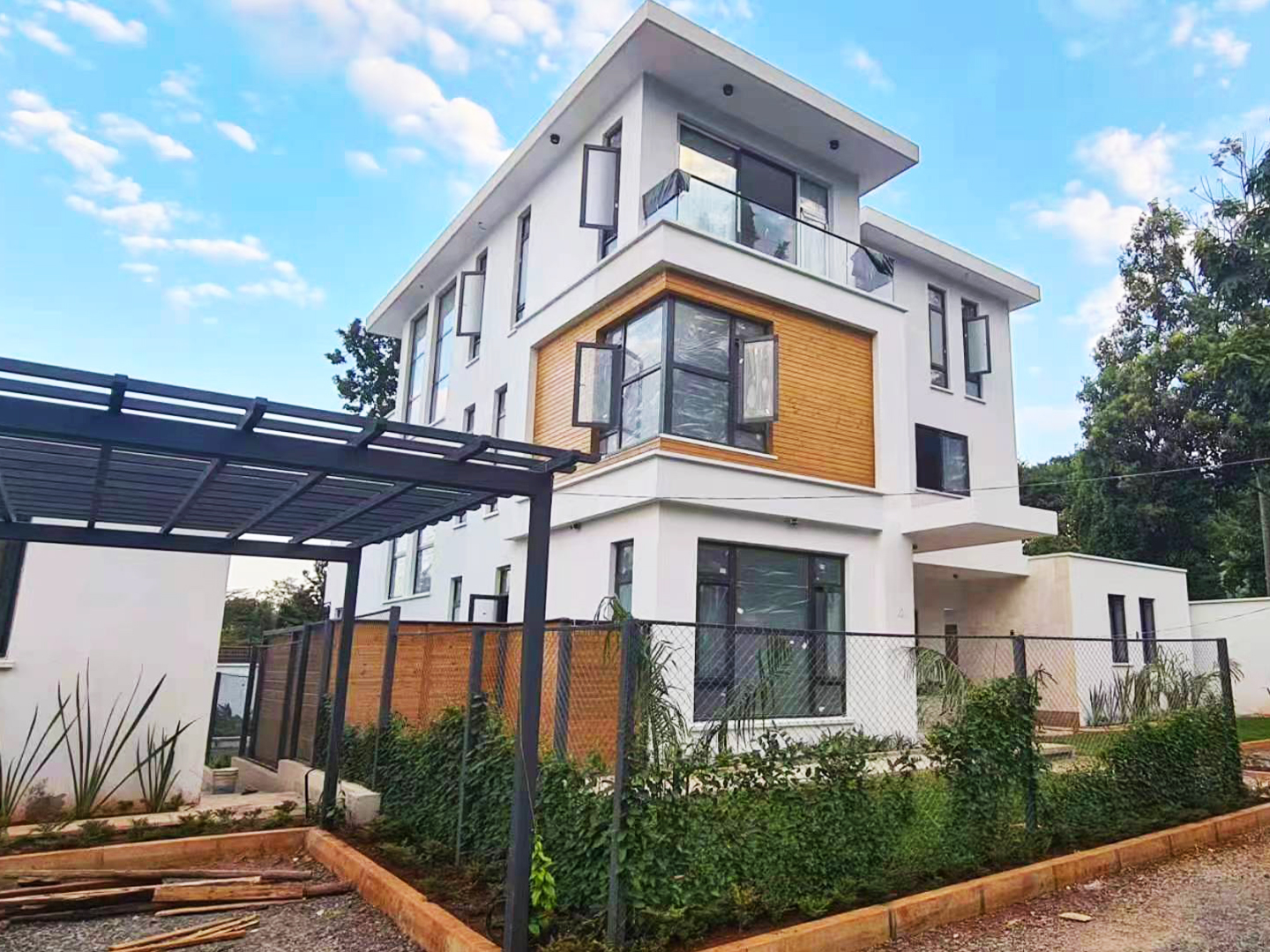 Fuson Casement Windows for Villa Project in Nairobi City Kenya