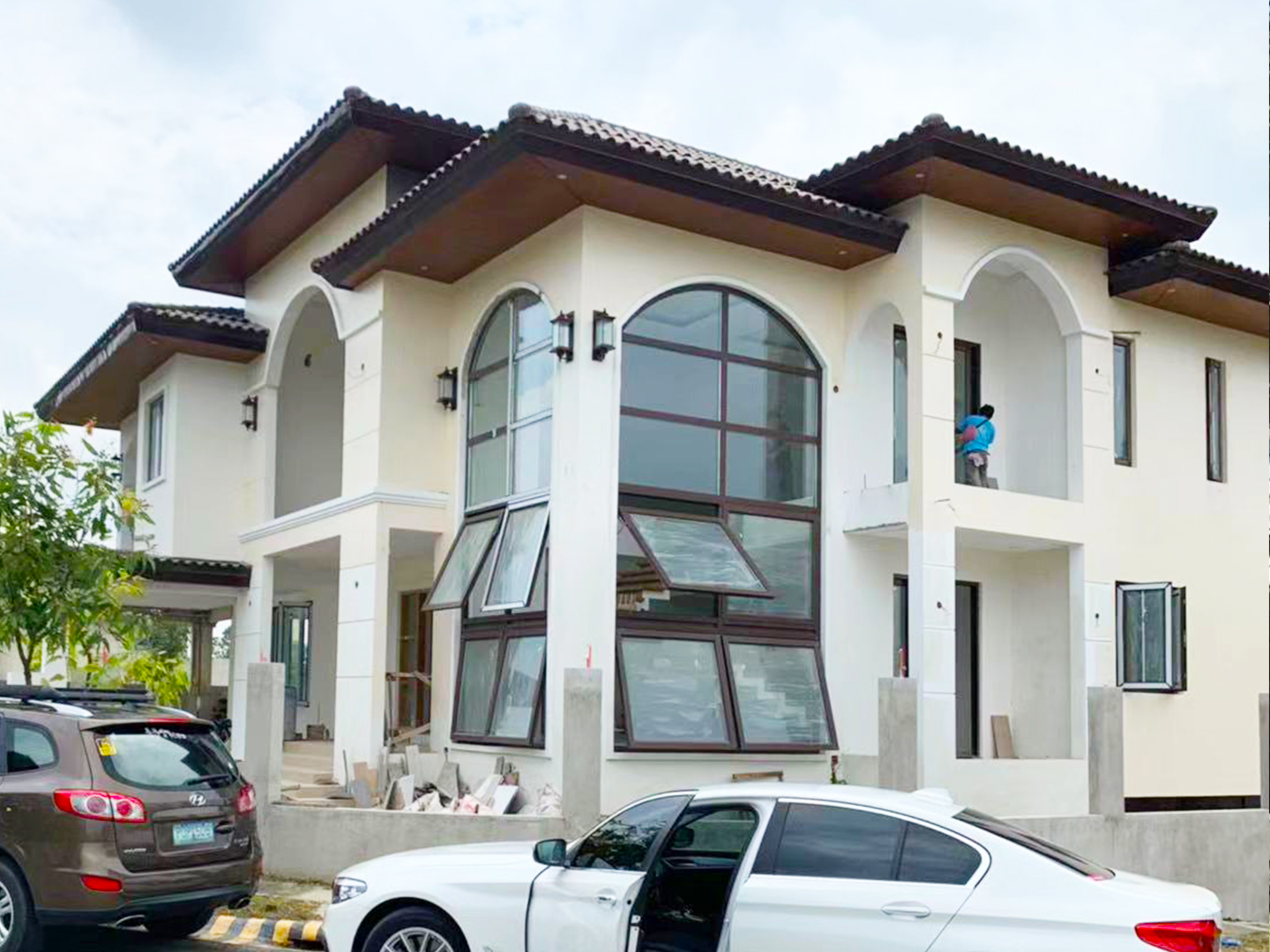 Fuson Awning Windows for villa project in Manila, Philippines 