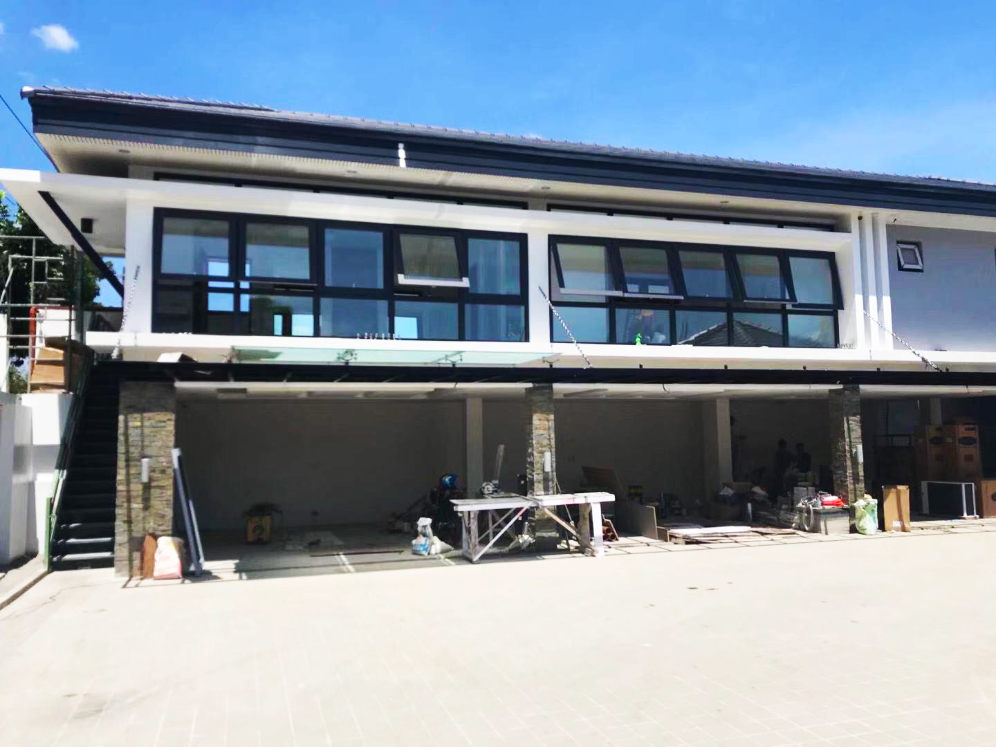 Fuson Big Size Awning Window for villa project in Angeles City, Philippines 2019.jpg