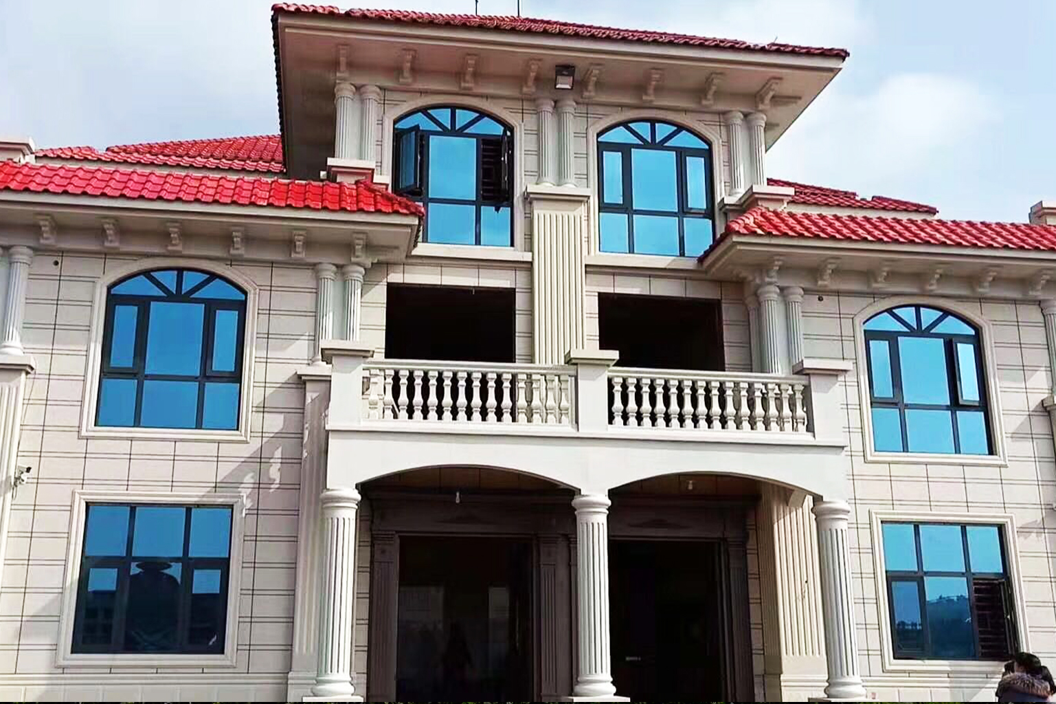 Fuson Curved Windows for Domestic Villa Projects 5.jpg